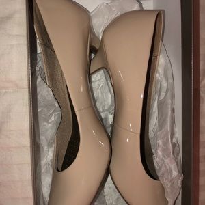 Nude Pumps
